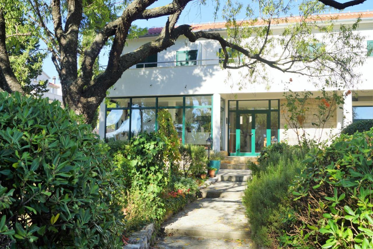 Kleine Hexe B&B Pension พิโรวัซ ภายนอก รูปภาพ